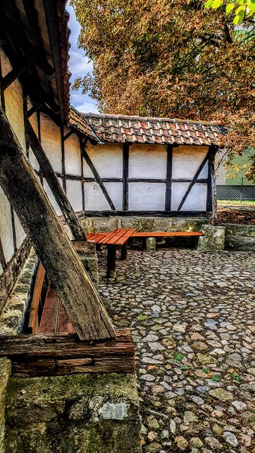 Sitzbereich am Holzbackofen