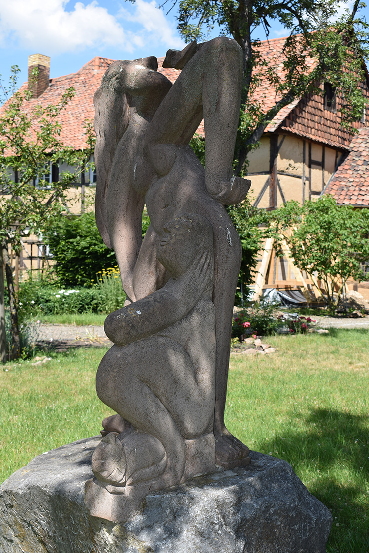 Ulrike Andreas und der Rest der Welt, Skulptur von Philippe Peyron