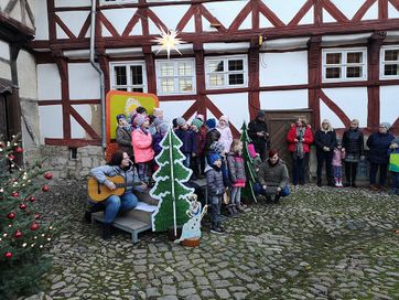 Advent, Schäfers Hof, Auftritt Kinderchor der Kita am Langenkamp